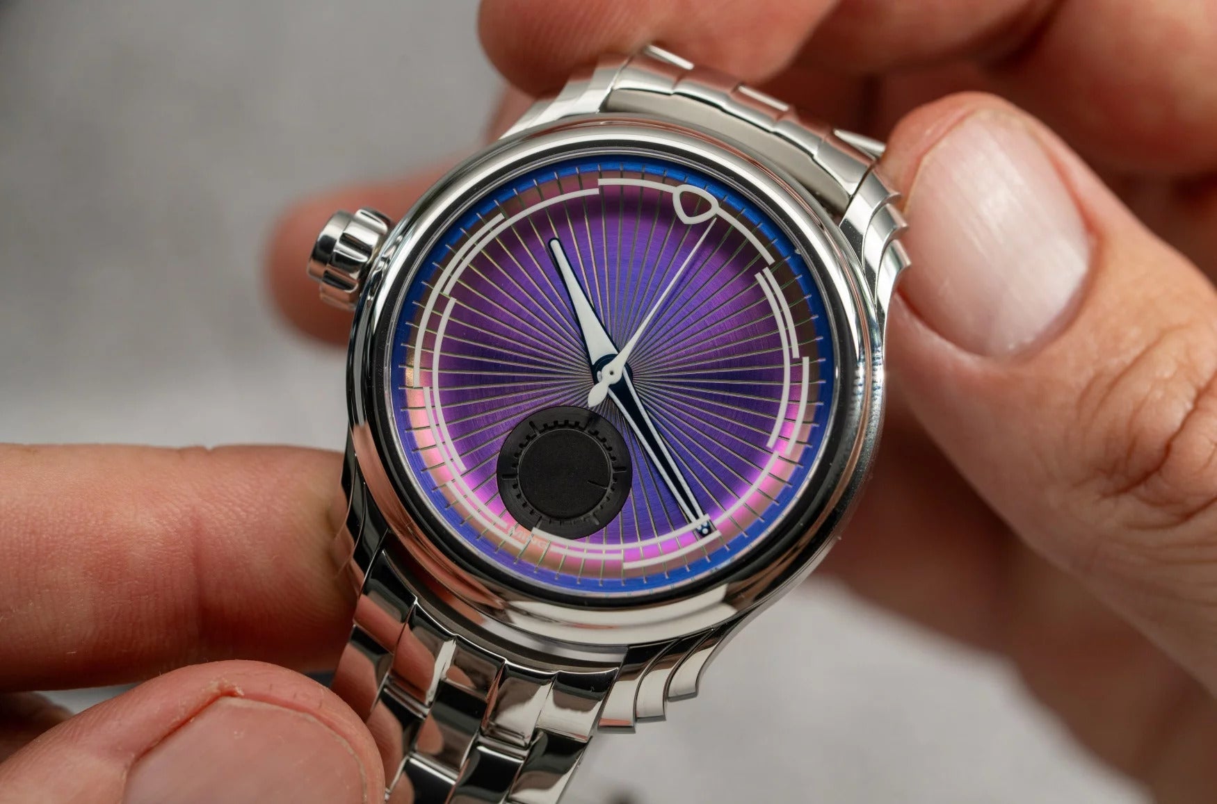 The MING 57.04 Iris brings technicolour to the wrist in a tasteful way 